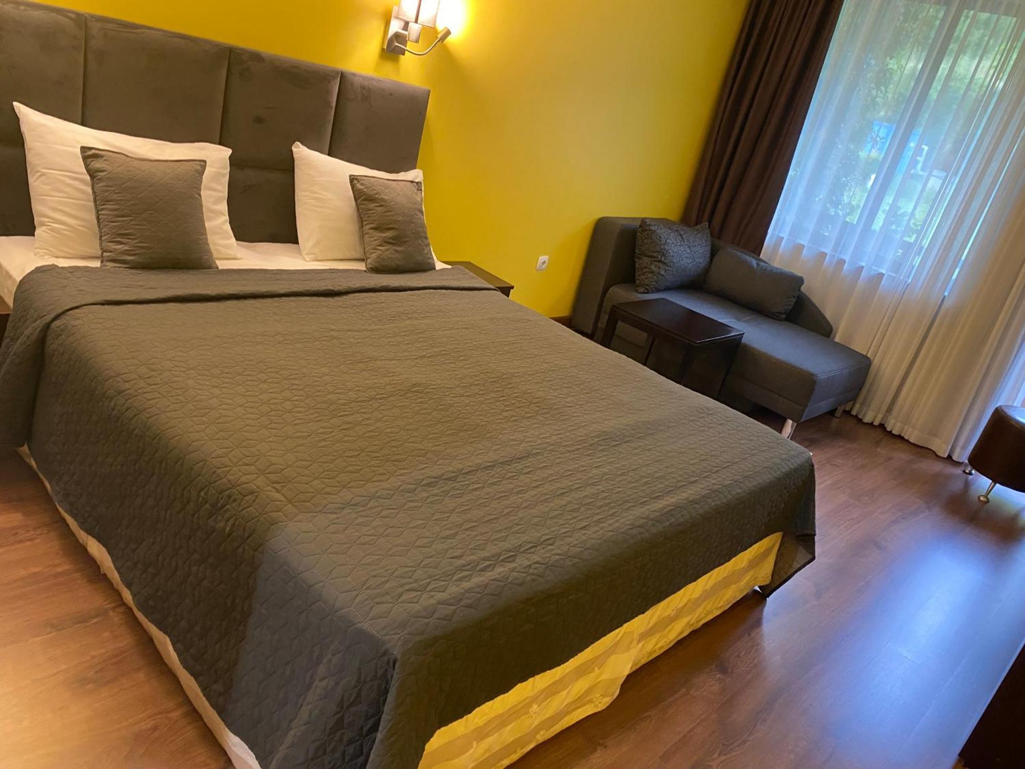 צ'יפליק Park Hotel Fairy מראה חיצוני תמונה