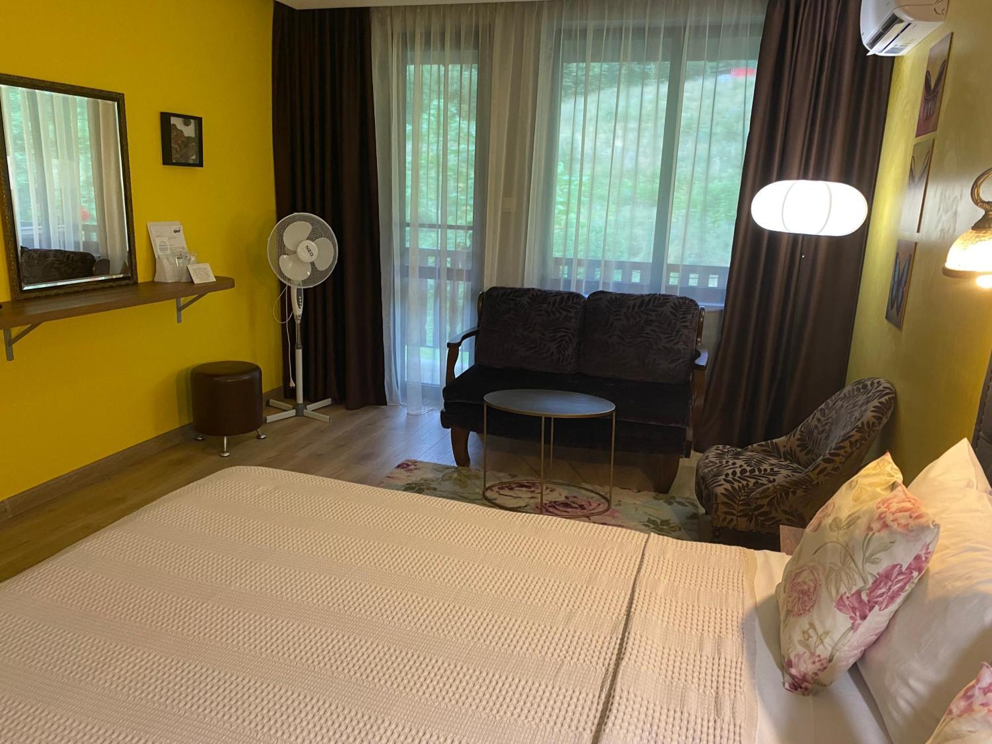 צ'יפליק Park Hotel Fairy מראה חיצוני תמונה