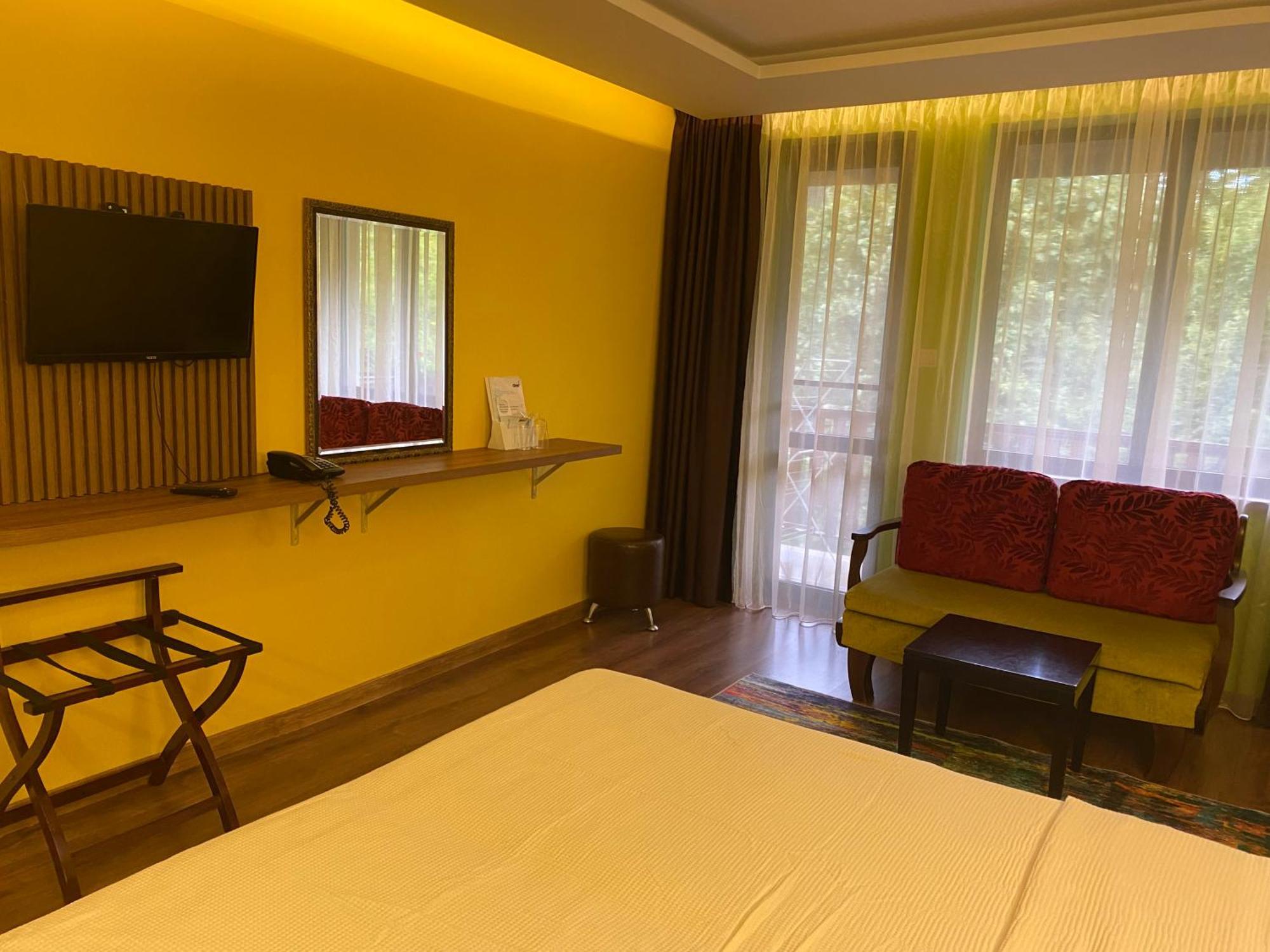 צ'יפליק Park Hotel Fairy מראה חיצוני תמונה